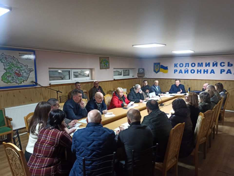 Засідання президії та постійних комісій районної ради