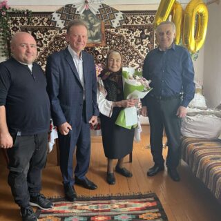 Привітали зі столітнім ювілеєм жительку села Королівка Параску Іванівну Магас